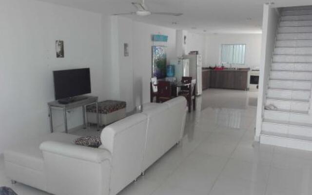 Alcobas a 4 calles de la Playa