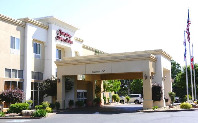 Hampton Inn & Suites Red Bluff