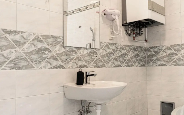 Near AKH Hospital 2 Stylish Apartments