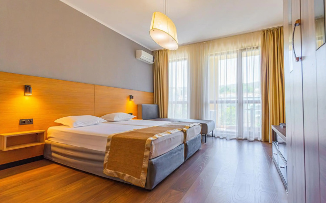 Apart Hotel Golden Line