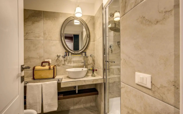 Tree Charme Parliament Suites