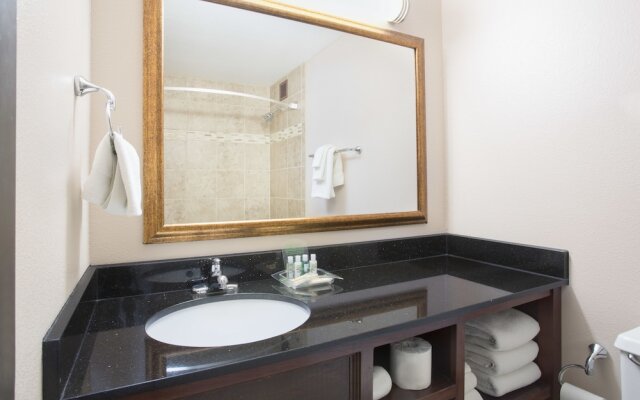 Holiday Inn Minot Riverside