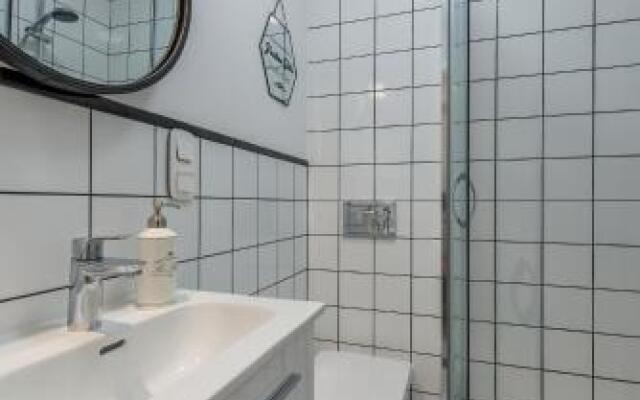 Ajax Apartments Rondo Onz