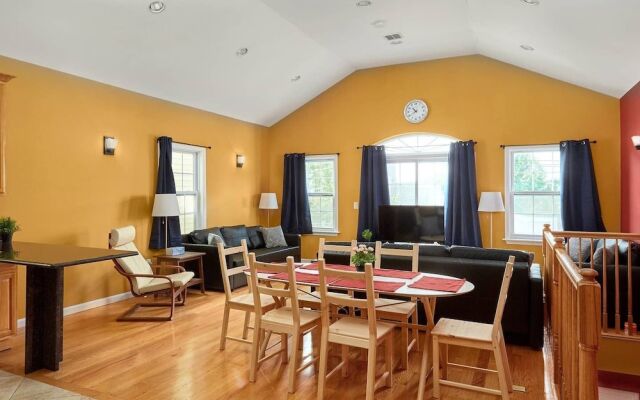 Bright, Spacious House!