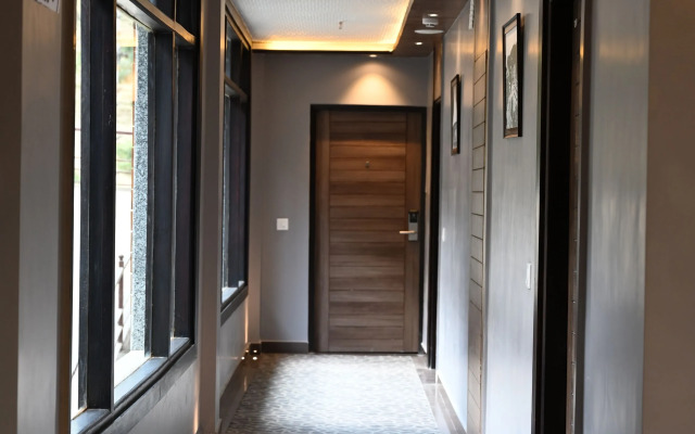 Justa Cliffend Resort & Spa, Mashobra