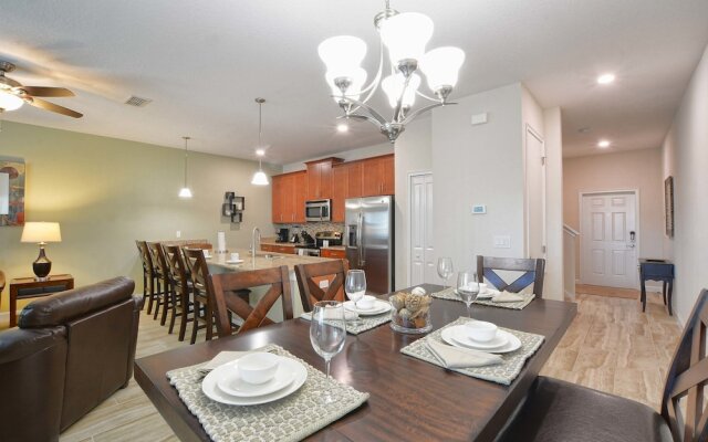 Storey Lake 4 Bedroom Townhome w Splashpool - 1619ST