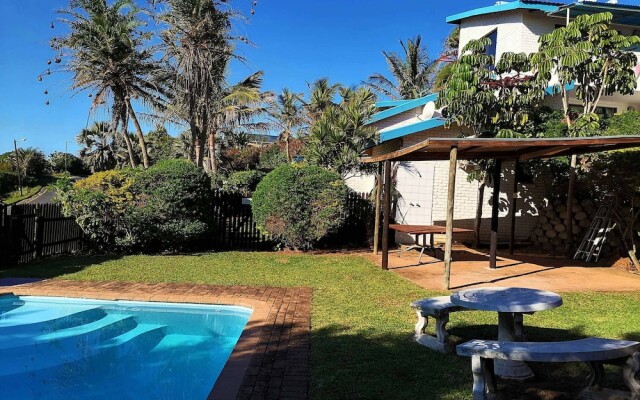 Boathouse Bed and Biscuit - Upper Deck