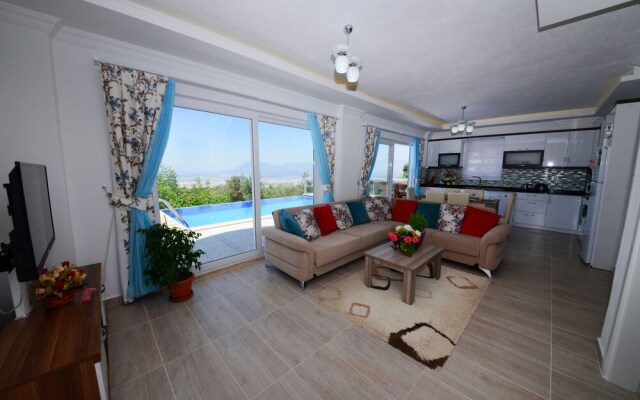 Villa Utku by Helaltatilvillari