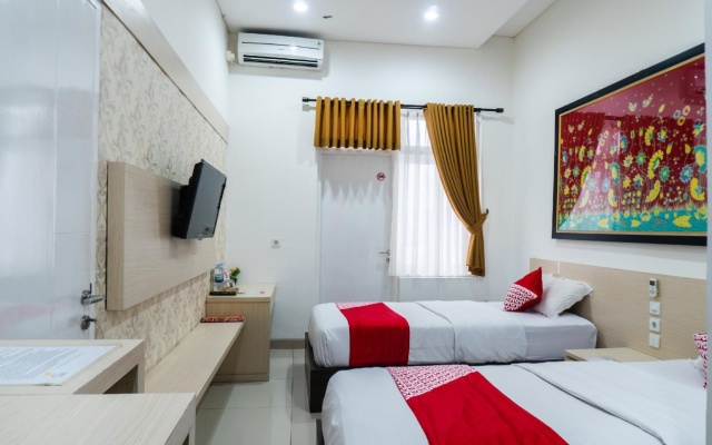 Kuwera Inn Guest House by Airy Rooms – Guest Rooms – Bandung