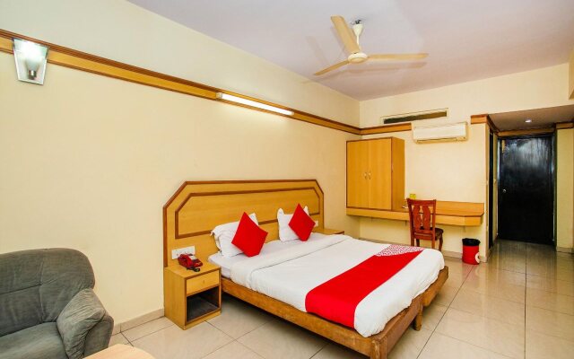 OYO 649 Hotel Ajantha Trinity Inn