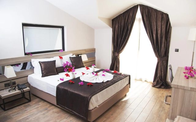 S3 Seahorse Beach Club & Hotel