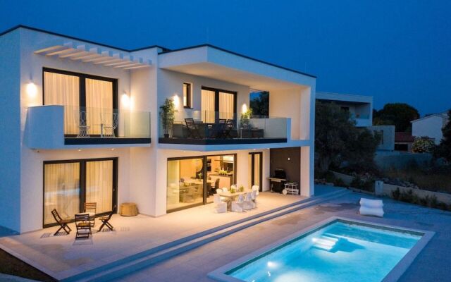 Villa Aria