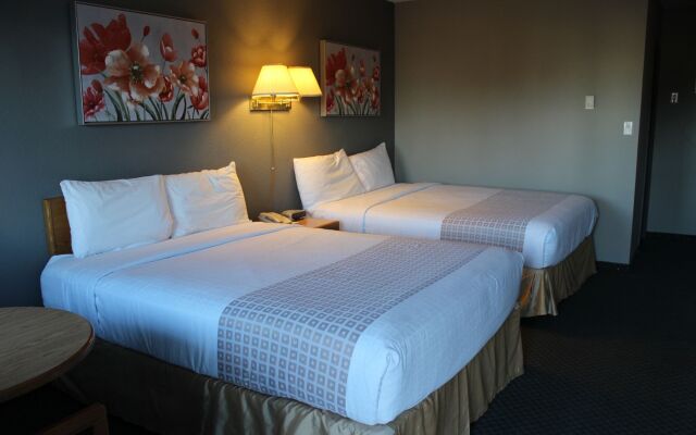 Travelodge by Wyndham Edmonton Airport