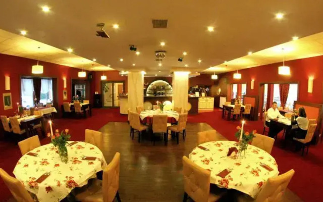 Hotel i Restauracja Złoty Las