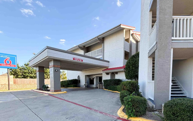 Studio 6 Irving, TX – DFW North