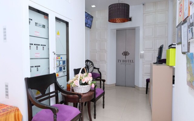 OYO 762 TY Hotel