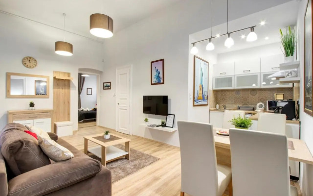 Standard Apartment by Hi5 - Weiner Leo