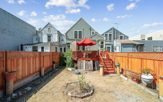 San Francisco Retreat Just Steps From Golden Gate Park And Ocean Beach! 3 Bedroom Home by Redawning