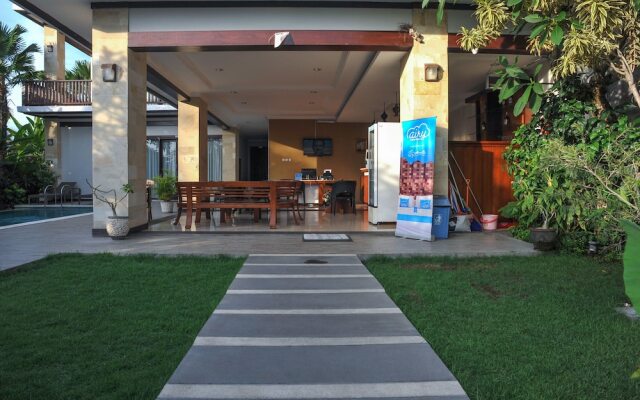 Airy Kuta Utara Pantai Batu Bolong 56 Canggu Bali