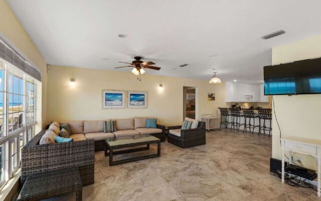 Barefoot Beach Retreat 3 Bedroom Apartment