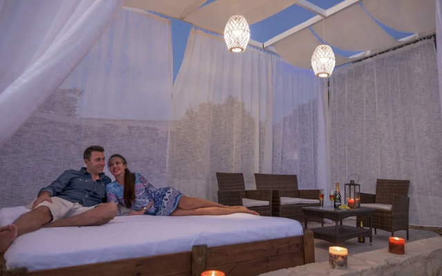 Villa Malaxa and Suites