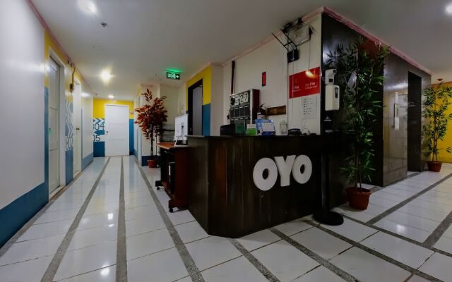 OYO 809 Crowne One Condo