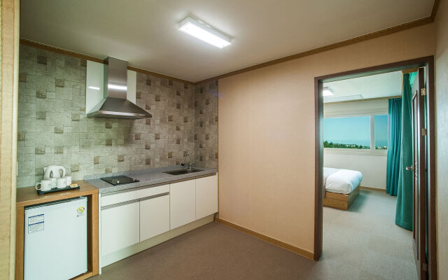 J View Hotel