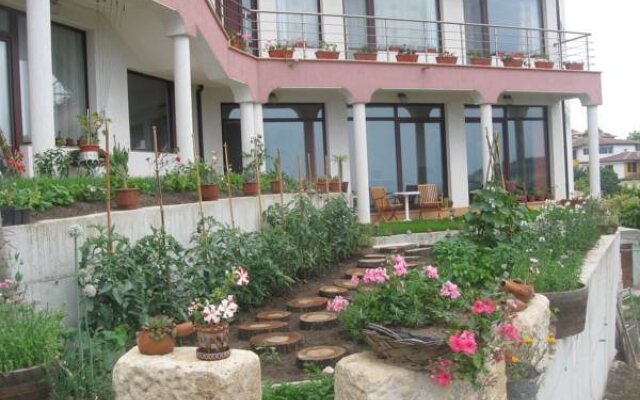 Guest Rooms Sea View