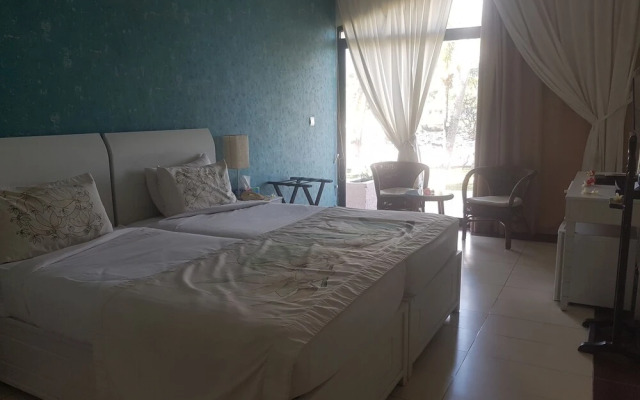 Itsandra Beach Hotel & Resort