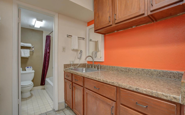 Americas Best Value Inn Laredo