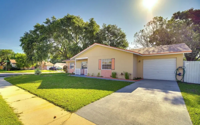 7 Mi to Satellite Beach: Melbourne Home w/ Yard