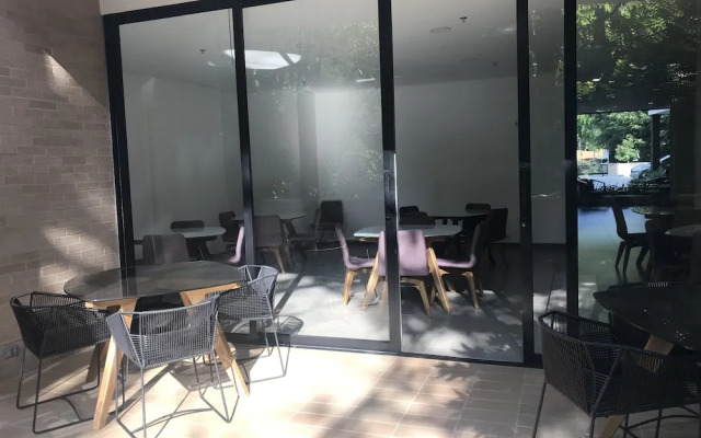 Hotel Class Suites By Colclick