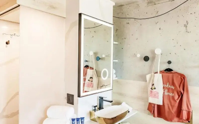 Kompose Boutique Hotel