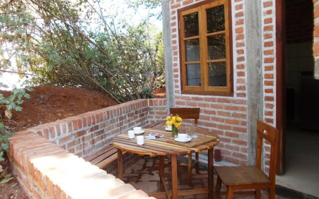 Thitaw Lay House B & B