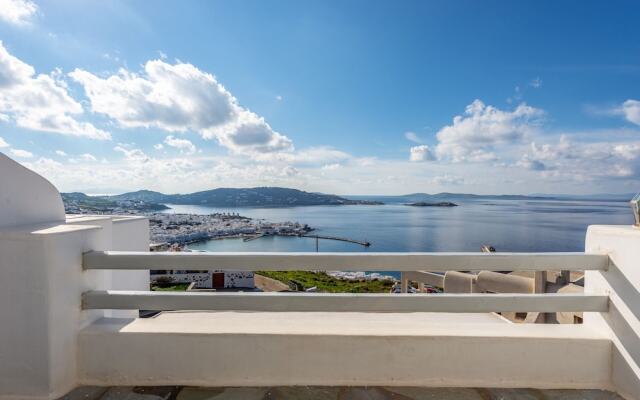 Maroulinas View Studios & Apartments