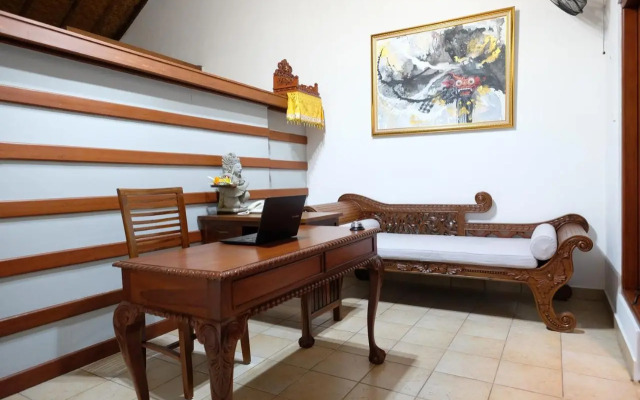 Kayu Sugih Guest House