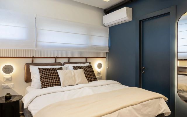 Mulan TLV Hotel