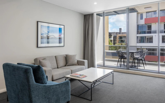 Meriton Suites Waterloo