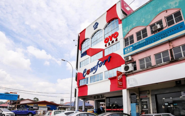 Super OYO 340 Comfort Hotel