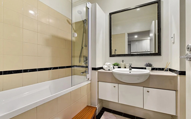 Apartment on Queen Street