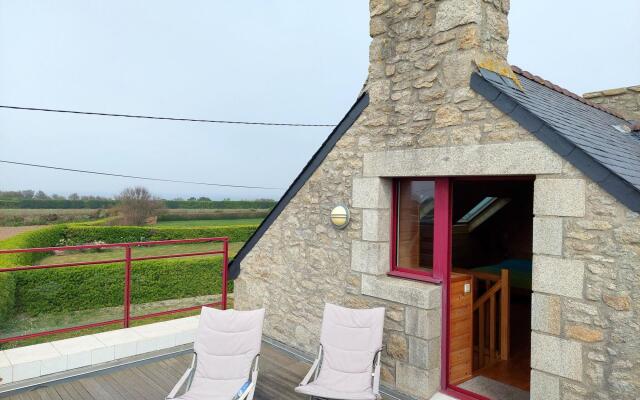 Semi-detached house near the sea, Cléder