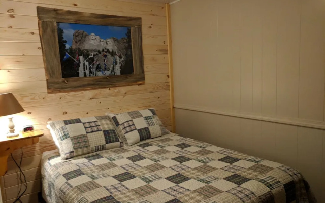Trails End Cabins & Motel