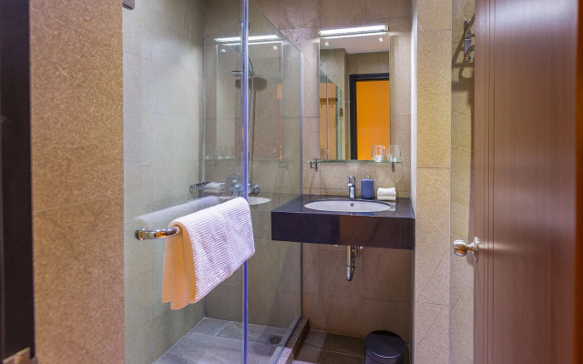 Meridian Adventure Marina Club & Resort
