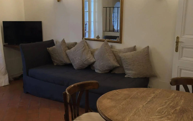 Mithouard Apartment