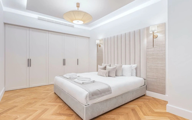 Wimpole Mews - 4 Bedroom Apartment
