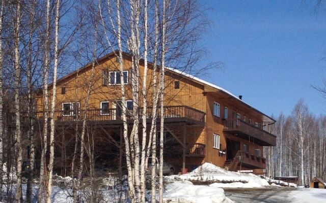 Alaska Grizzly Lodge