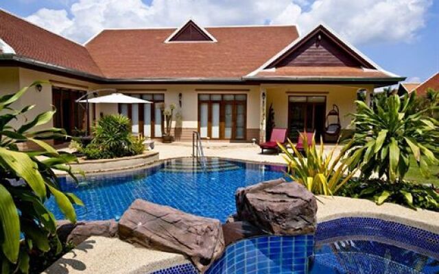 The Chase and Foxlea Executive Villas