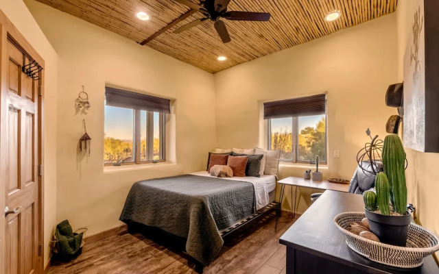 La Puerta Azul- Stunning Desert Retreat; Pool/Spa
