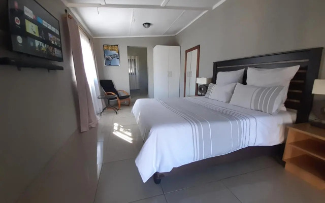 Gugu's Private and Cosy Guest Suite 3