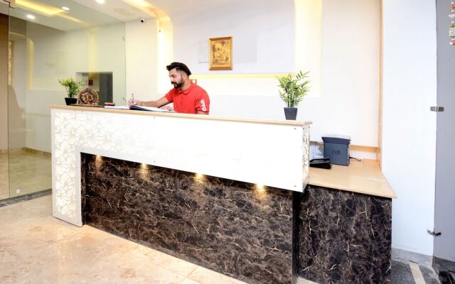 OYO 27061 Hotel Magnum